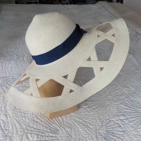 Cream Floppy Sun Hat - Picture 5 of 9